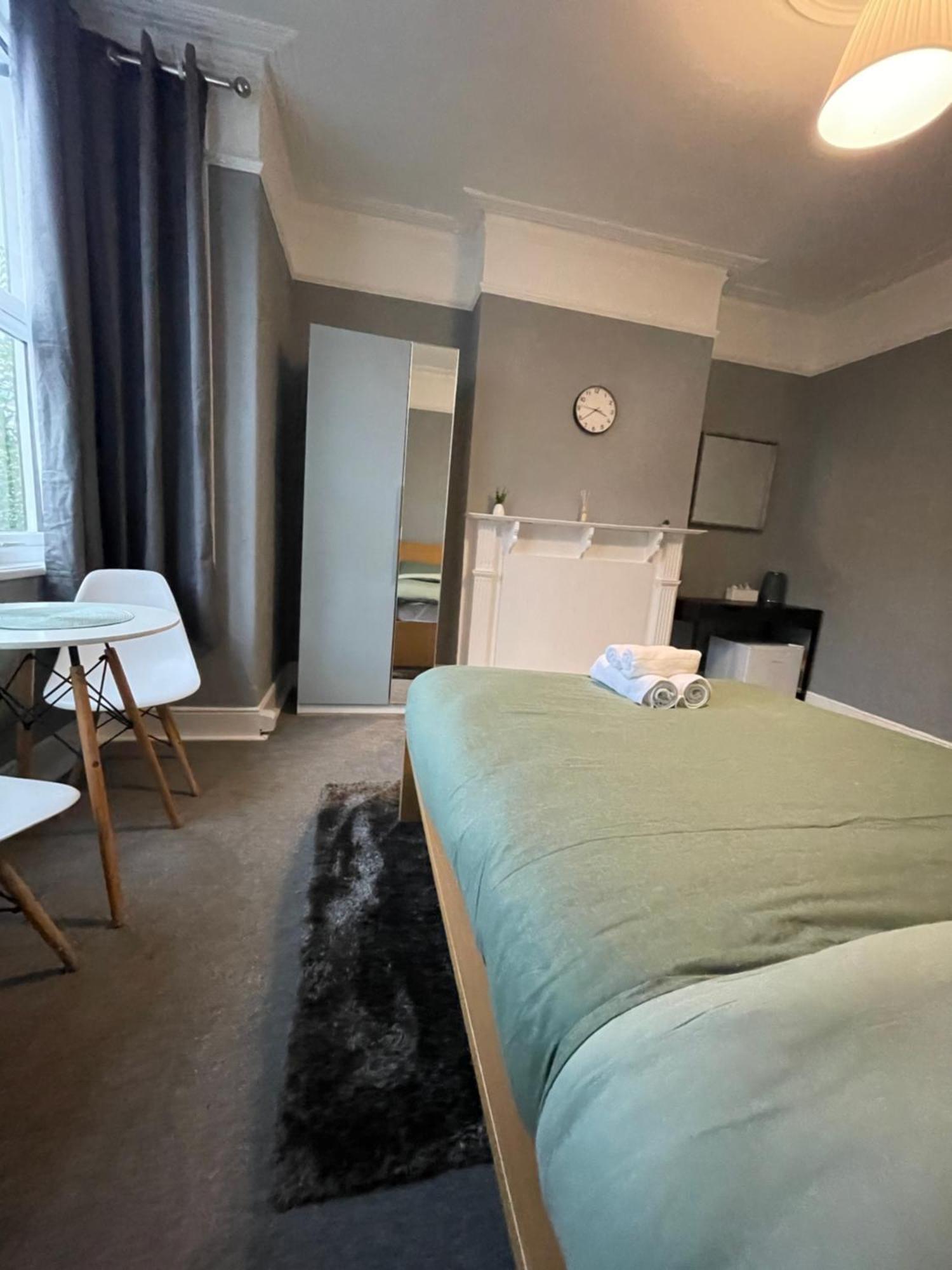 Cosy Double Rooms A Stones Throw From Wembley Stadium Londen Buitenkant foto